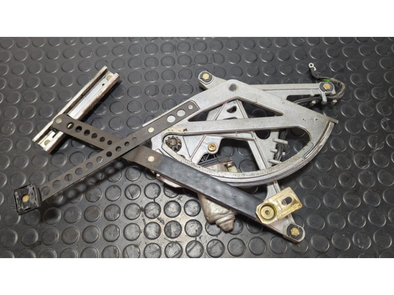 Recambio de elevalunas delantero derecho para mercedes-benz clase c (w201) berlina 1.8 e 190 (201.018) referencia OEM IAM 013082