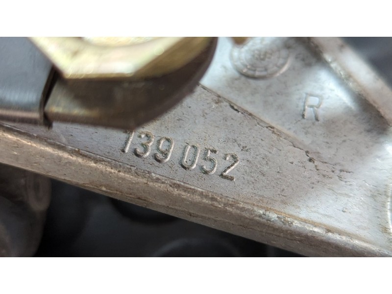 Recambio de elevalunas delantero derecho para mercedes-benz clase c (w201) berlina 1.8 e 190 (201.018) referencia OEM IAM 013082