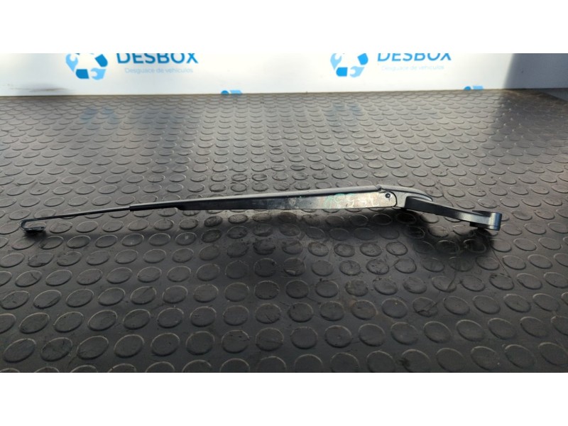 Recambio de brazo limpia delantero derecho para land rover range rover sport v8 td edition 60 yrs referencia OEM IAM 6H323405BA 