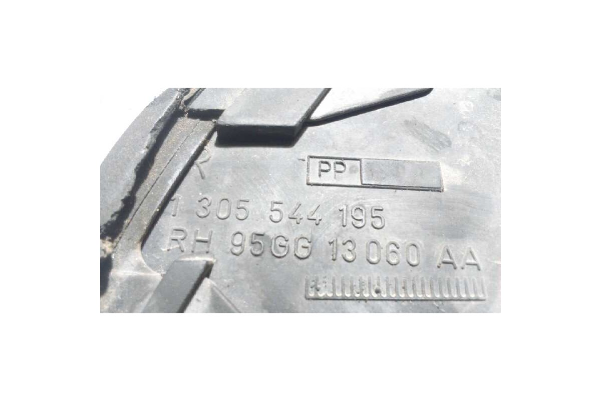 Recambio de faro derecho para ford scorpio berl./turnier 24v ghia berlina referencia OEM IAM 95GG13060AA  