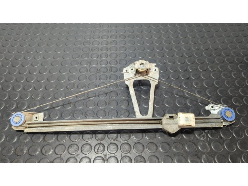 Recambio de elevalunas trasero izquierdo para mercedes-benz clase c (w201) berlina 1.8 e 190 (201.018) referencia OEM IAM   