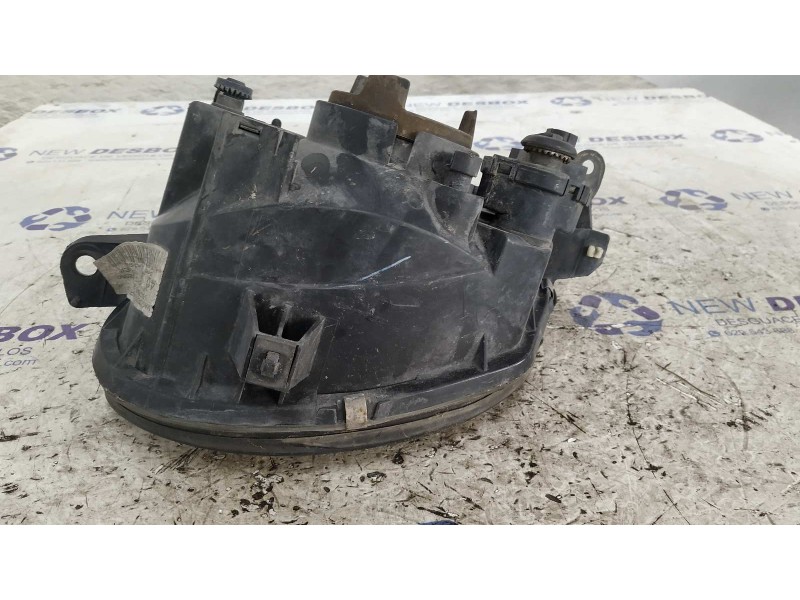 Recambio de faro derecho para toyota corolla (e11) 1.4 16v cat referencia OEM IAM 8111002080  