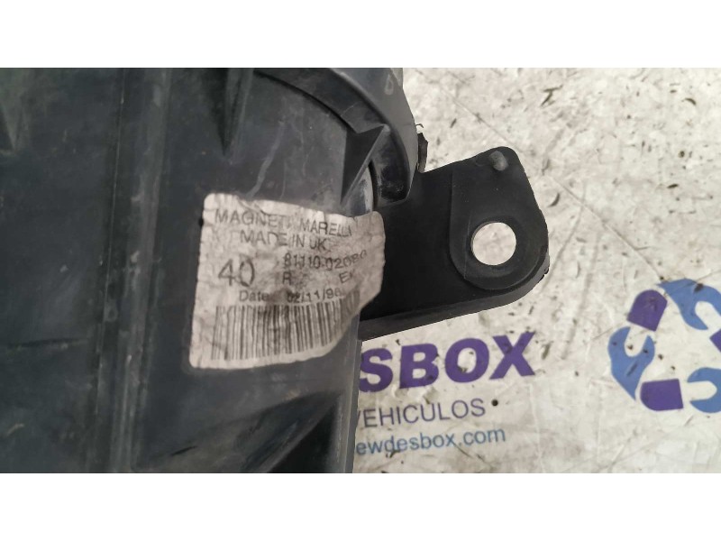 Recambio de faro derecho para toyota corolla (e11) 1.4 16v cat referencia OEM IAM 8111002080  