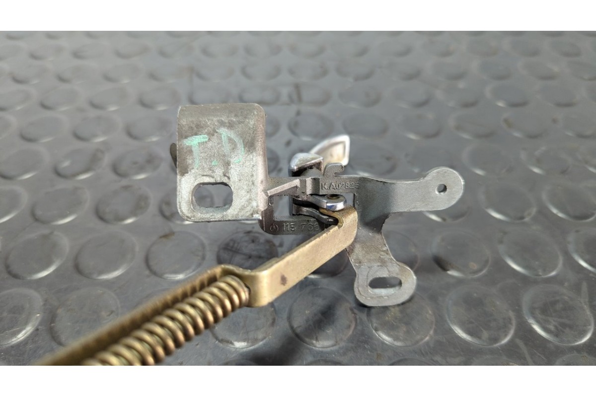 Recambio de maneta interior trasera derecha para mercedes-benz clase e (w114/w115) berlina 240 d 3,0 referencia OEM IAM 11576602