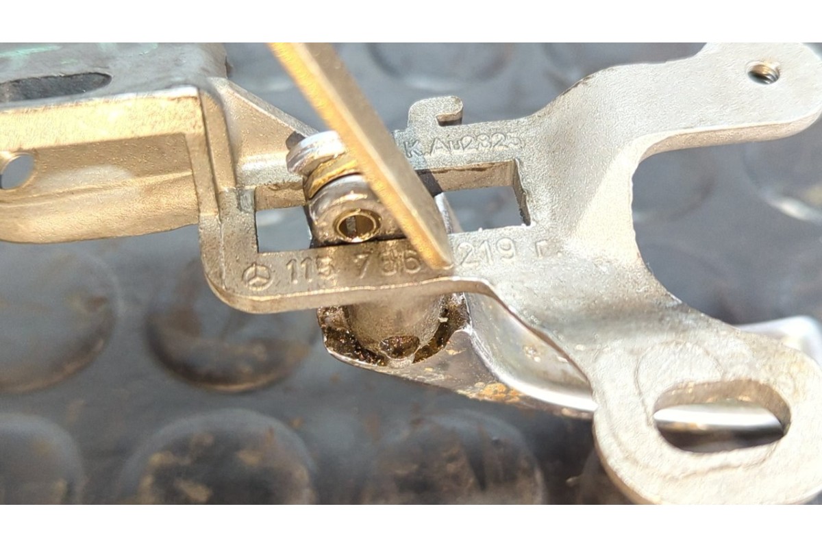 Recambio de maneta interior trasera derecha para mercedes-benz clase e (w114/w115) berlina 240 d 3,0 referencia OEM IAM 11576602