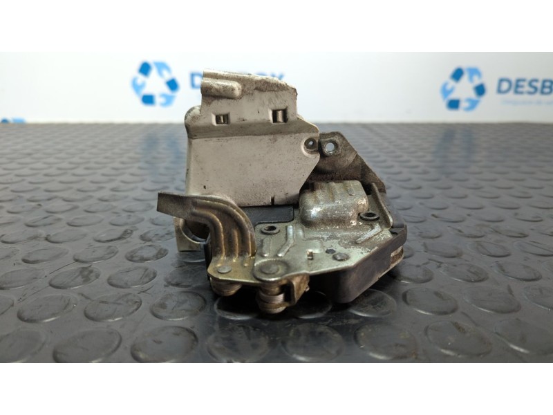 Recambio de cerradura puerta delantera derecha para mercedes-benz clase c (w201) berlina 1.8 e 190 (201.018) referencia OEM IAM 