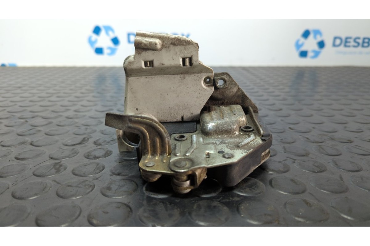 Recambio de cerradura puerta delantera derecha para mercedes-benz clase c (w201) berlina 1.8 e 190 (201.018) referencia OEM IAM 