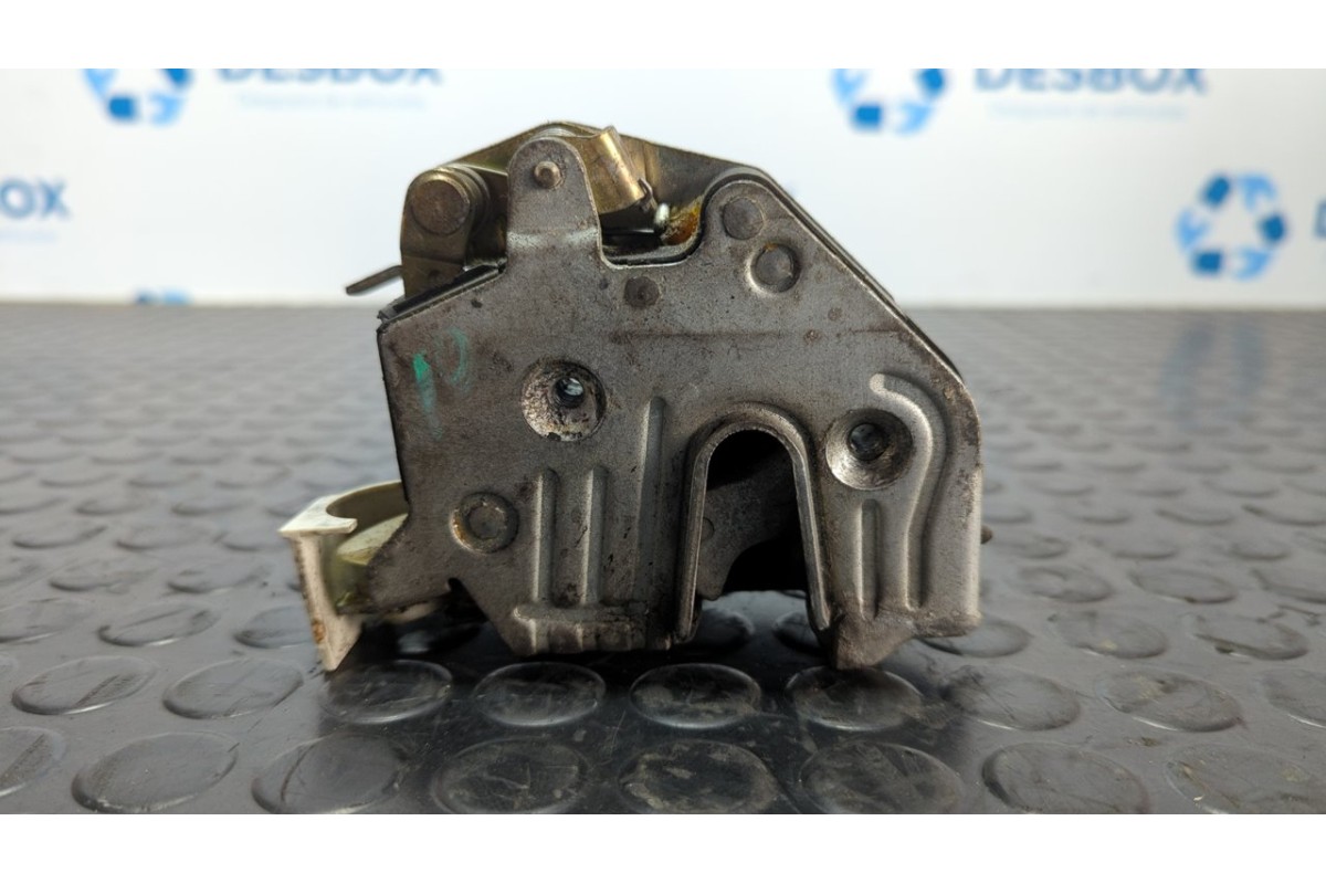 Recambio de cerradura puerta delantera derecha para mercedes-benz clase c (w201) berlina 1.8 e 190 (201.018) referencia OEM IAM 