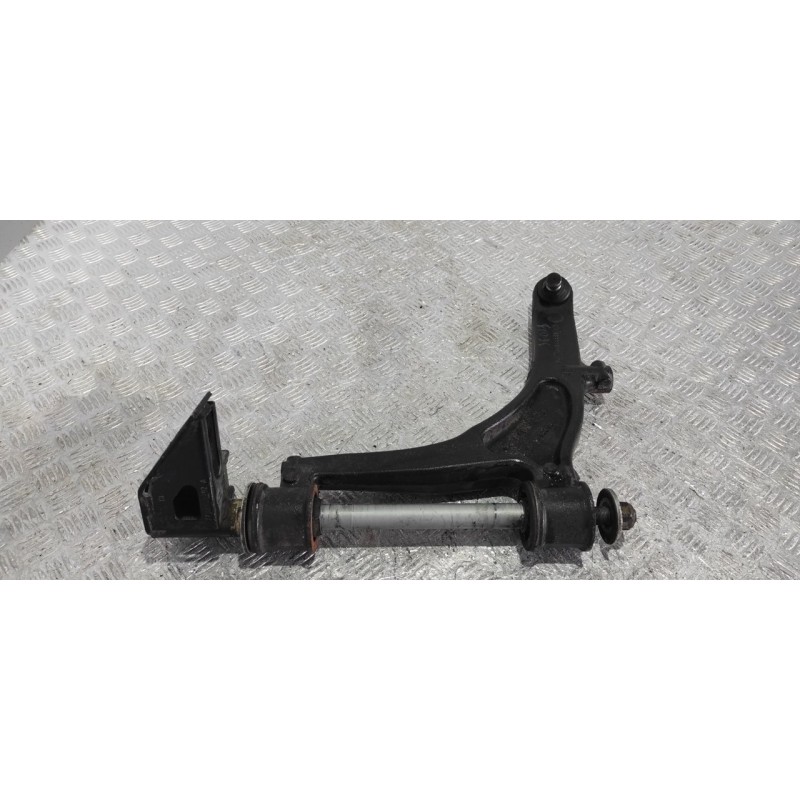 Recambio de brazo izquierdo inferior delantero para nissan interstar mod. 04 (x70) 2.5 dci diesel cat referencia OEM IAM K700288
