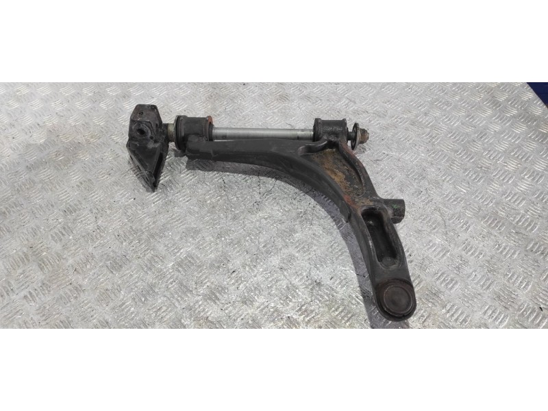 Recambio de brazo izquierdo inferior delantero para nissan interstar mod. 04 (x70) 2.5 dci diesel cat referencia OEM IAM K700288
