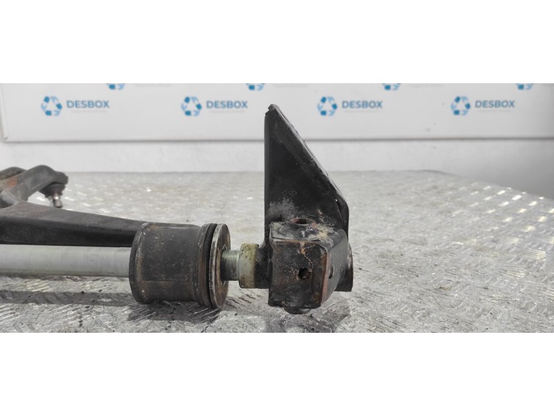 Recambio de brazo izquierdo inferior delantero para nissan interstar mod. 04 (x70) 2.5 dci diesel cat referencia OEM IAM K700288