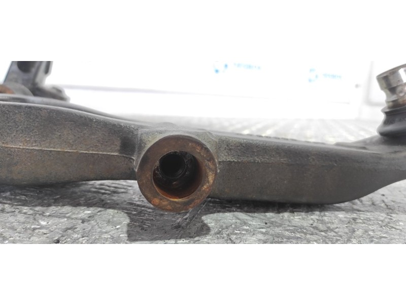 Recambio de brazo izquierdo inferior delantero para nissan interstar mod. 04 (x70) 2.5 dci diesel cat referencia OEM IAM K700288