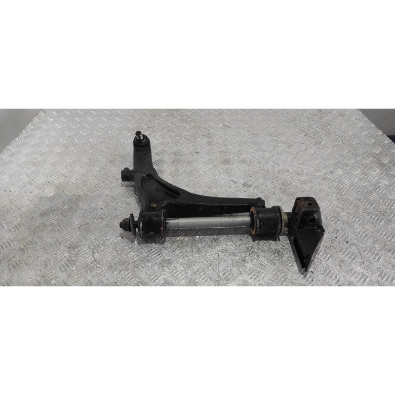 Recambio de brazo derecho inferior delantero para nissan interstar mod. 04 (x70) 2.5 dci diesel cat referencia OEM IAM 028855  