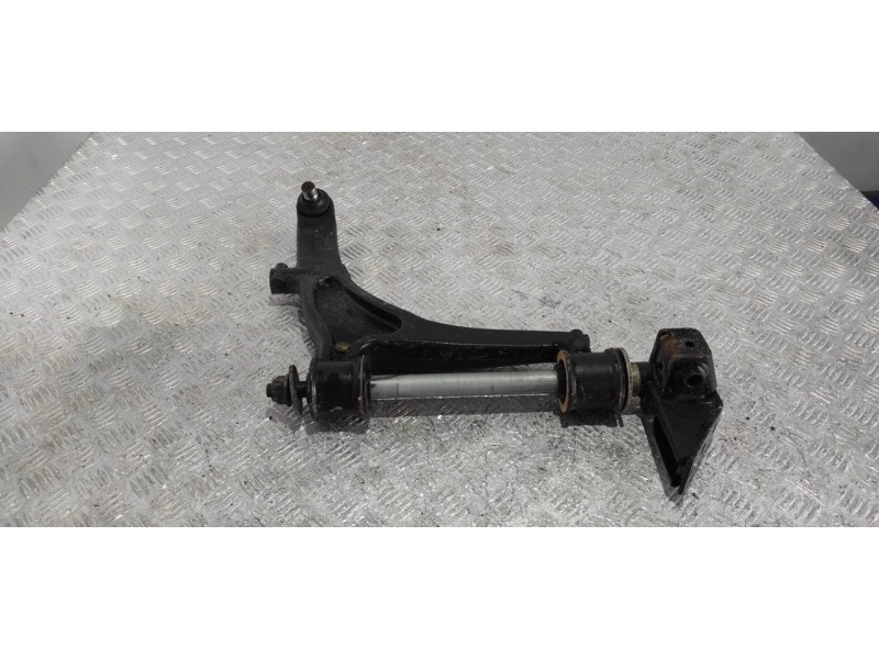 Recambio de brazo derecho inferior delantero para nissan interstar mod. 04 (x70) 2.5 dci diesel cat referencia OEM IAM 028855  