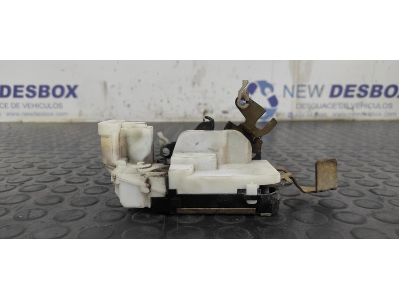 Recambio de cerradura puerta delantera izquierda para fiat ducato combi (desde 03.94) 1.9 turbodiesel referencia OEM IAM B792  