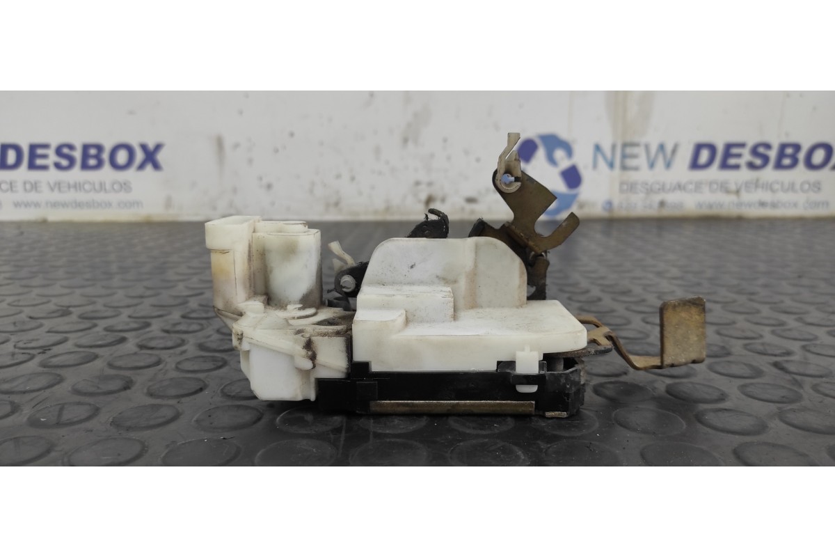 Recambio de cerradura puerta delantera izquierda para fiat ducato combi (desde 03.94) 1.9 turbodiesel referencia OEM IAM B792  