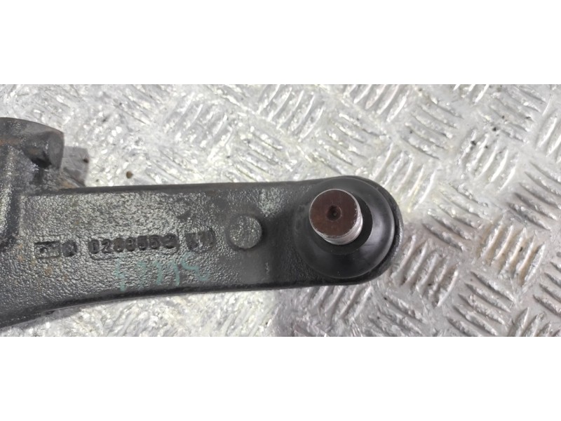 Recambio de brazo derecho inferior delantero para nissan interstar mod. 04 (x70) 2.5 dci diesel cat referencia OEM IAM 028855  