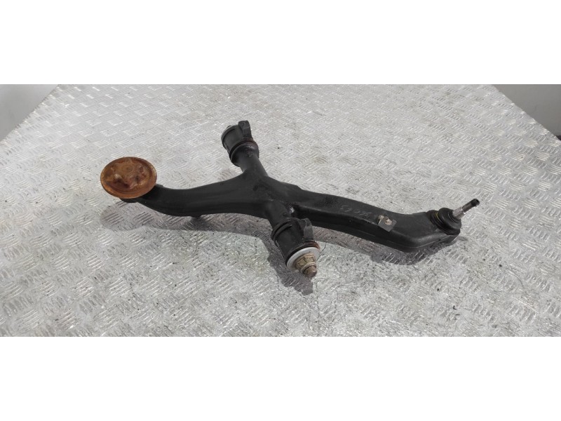 Recambio de brazo derecho superior delantero para nissan interstar mod. 04 (x70) 2.5 dci diesel cat referencia OEM IAM F4002085 