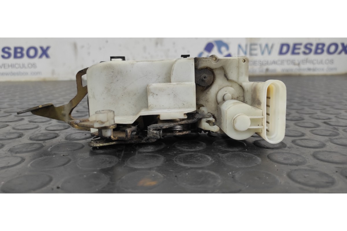 Recambio de cerradura puerta delantera izquierda para fiat ducato combi (desde 03.94) 1.9 turbodiesel referencia OEM IAM B792  