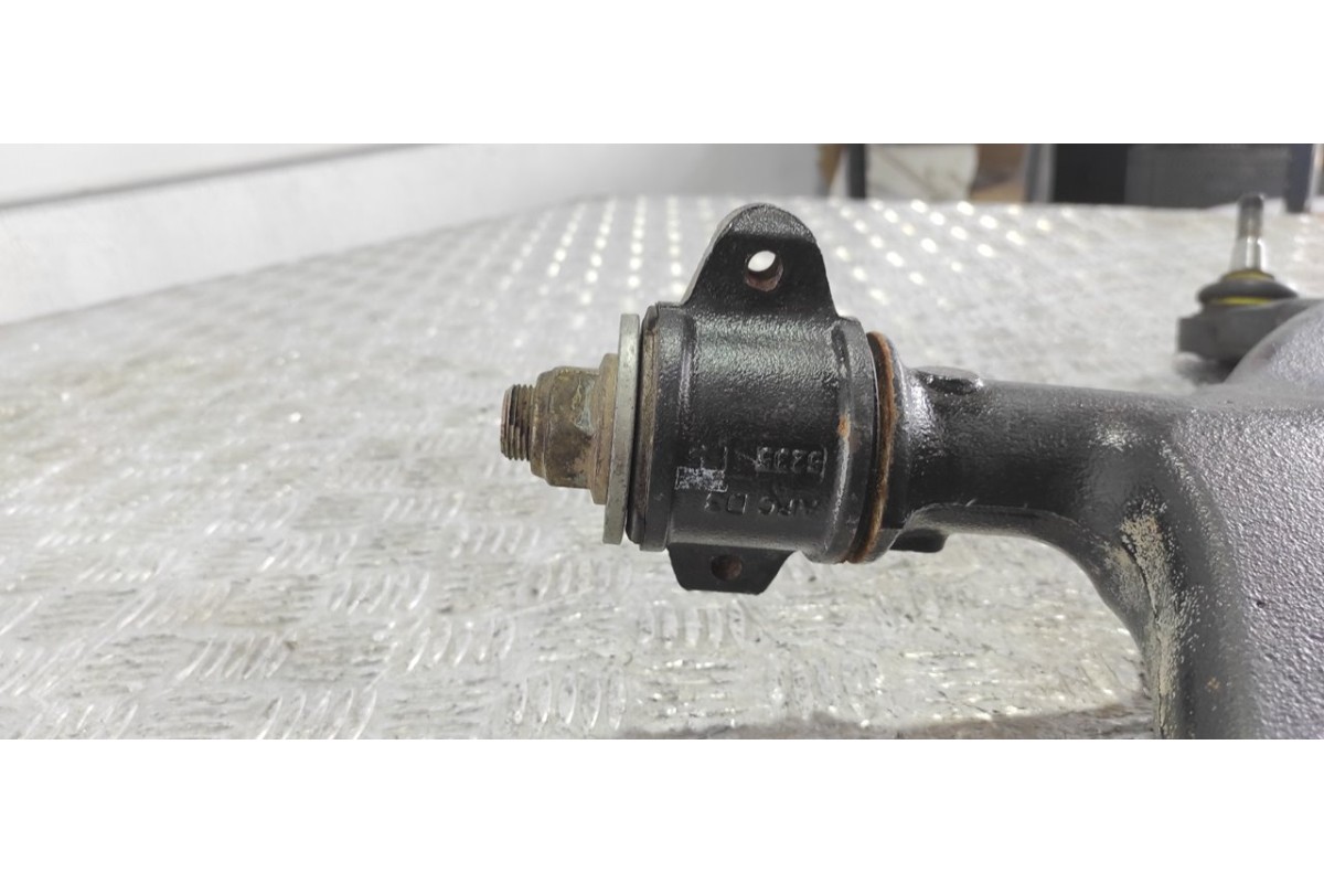 Recambio de brazo derecho superior delantero para nissan interstar mod. 04 (x70) 2.5 dci diesel cat referencia OEM IAM F4002085 