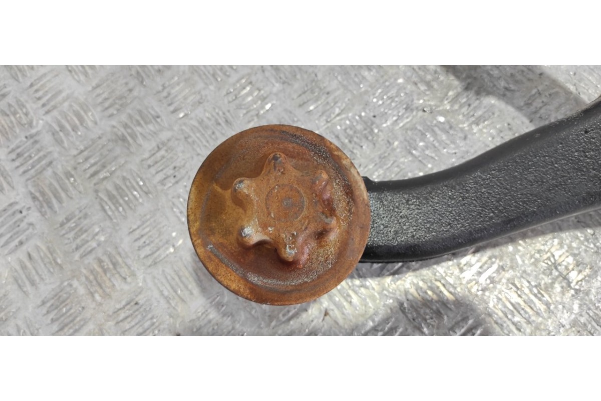 Recambio de brazo derecho superior delantero para nissan interstar mod. 04 (x70) 2.5 dci diesel cat referencia OEM IAM F4002085 