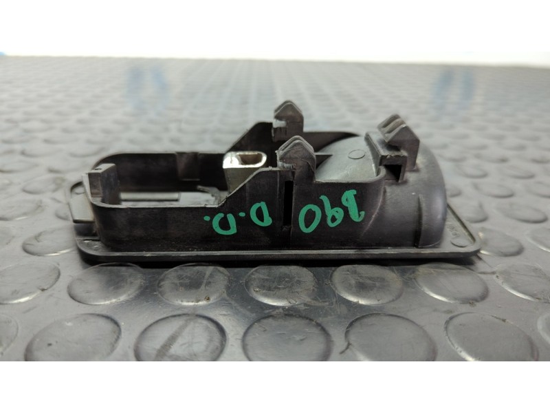 Recambio de maneta interior delantera izquierda para mercedes-benz clase c (w201) berlina 1.8 e 190 (201.018) referencia OEM IAM