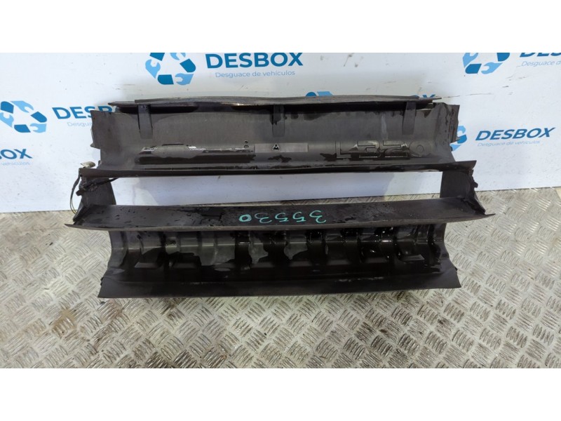 Recambio de calandra delantera de radiador para land rover range rover sport v8 td edition 60 yrs referencia OEM IAM DXJ500121  