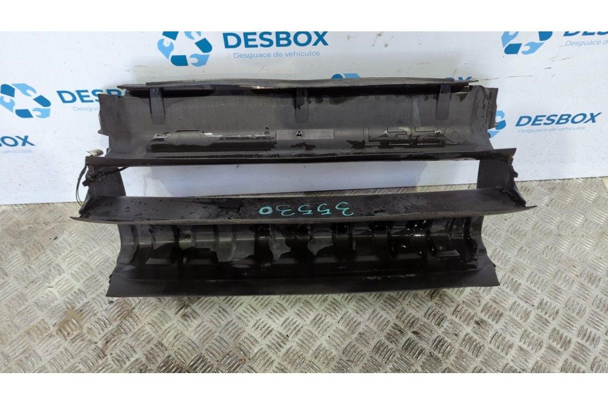 Recambio de calandra delantera de radiador para land rover range rover sport v8 td edition 60 yrs referencia OEM IAM DXJ500121  