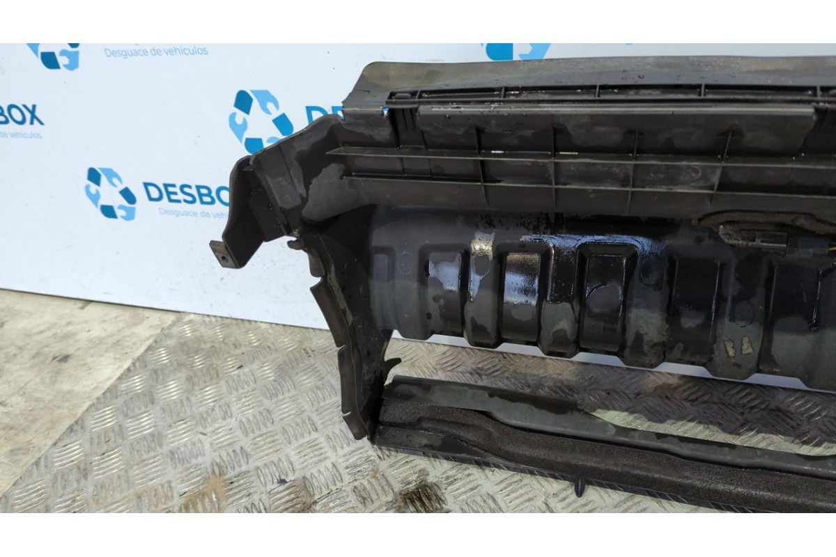 Recambio de calandra delantera de radiador para land rover range rover sport v8 td edition 60 yrs referencia OEM IAM DXJ500121  