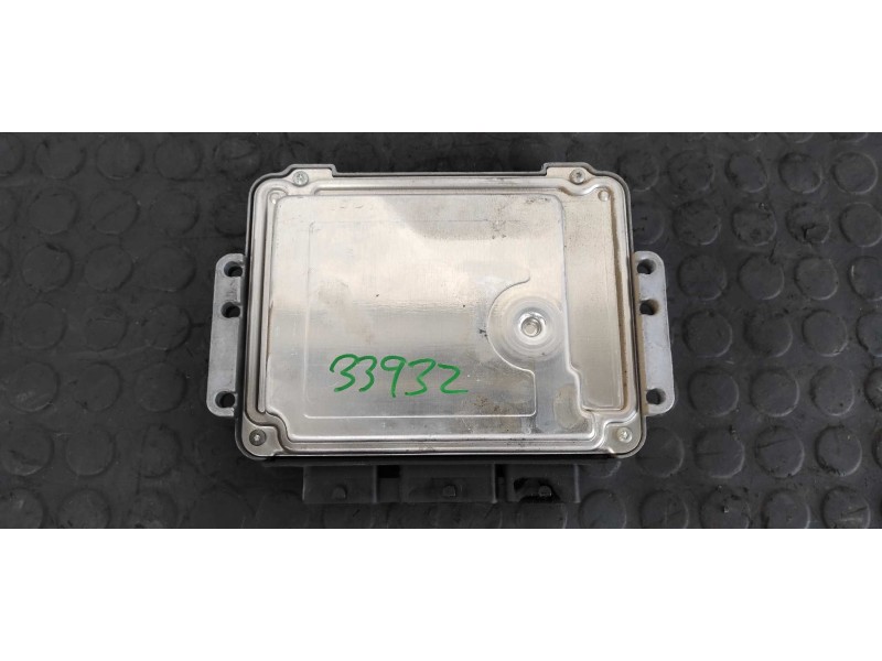 Recambio de centralita motor uce para renault megane ii berlina 3p confort authentique referencia OEM IAM 8200310863  