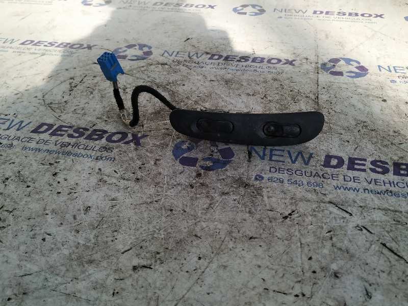 Recambio de mando elevalunas delantero derecho para opel vectra b berlina 2.0 16v cat (x 20 xev / l34) referencia OEM IAM 031553