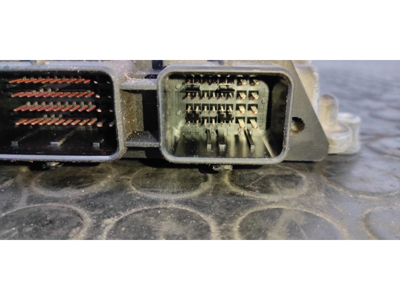 Recambio de centralita motor uce para renault megane ii berlina 3p confort authentique referencia OEM IAM 8200310863  