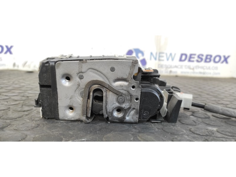 Recambio de cerradura puerta trasera derecha para mercedes-benz clase c (w204) berlina 2.2 cdi cat referencia OEM IAM A204733180