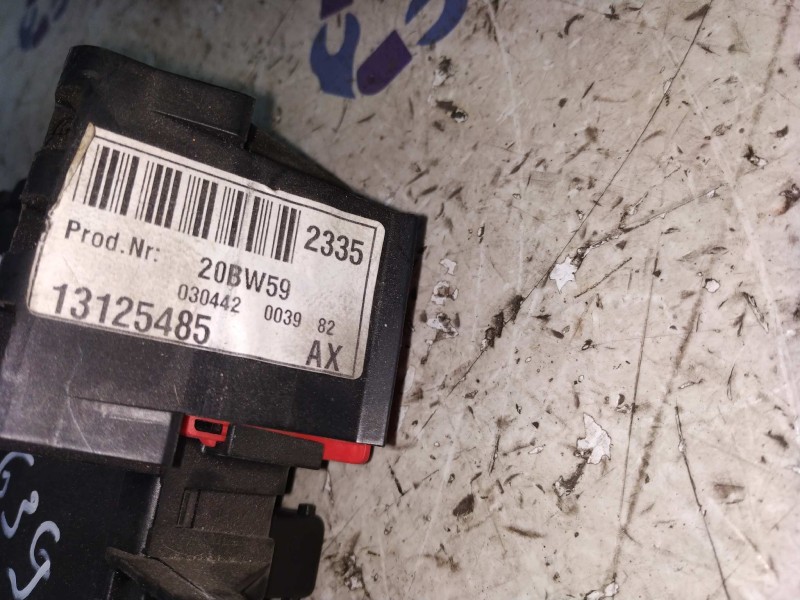 Recambio de caja reles / fusibles para opel vectra c berlina 2.2 16v dti cat (y 22 dtr / l50) referencia OEM IAM 13125485  