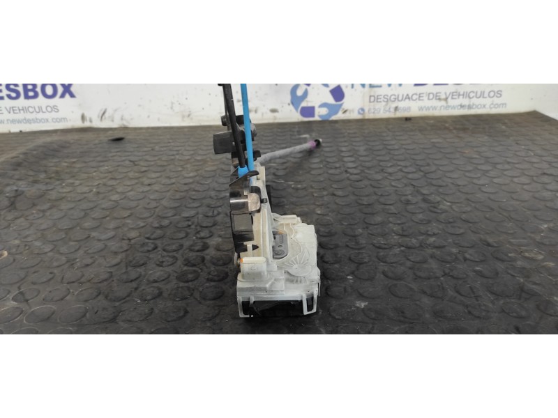 Recambio de cerradura puerta trasera derecha para mercedes-benz clase c (w204) berlina 2.2 cdi cat referencia OEM IAM A204733180