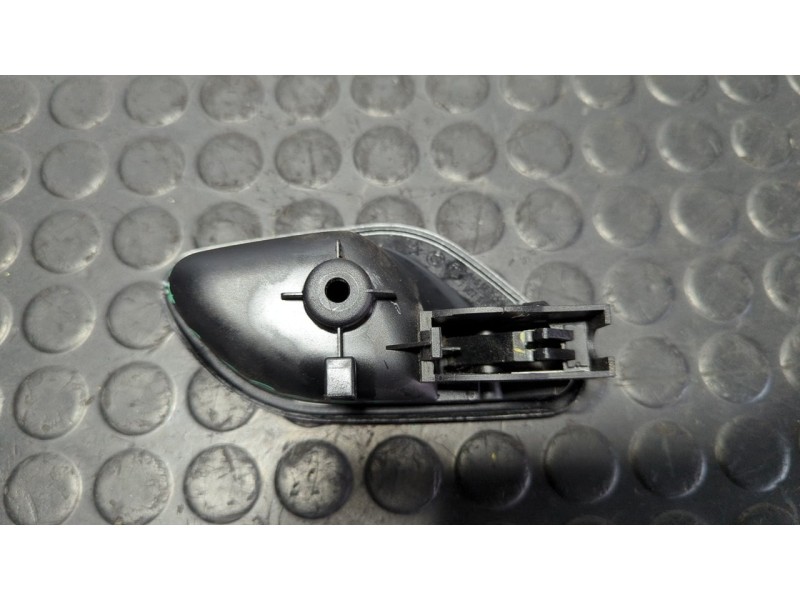 Recambio de maneta interior delantera izquierda para bmw serie 3 compact (e46) 2.0 16v diesel cat referencia OEM IAM 7002019  