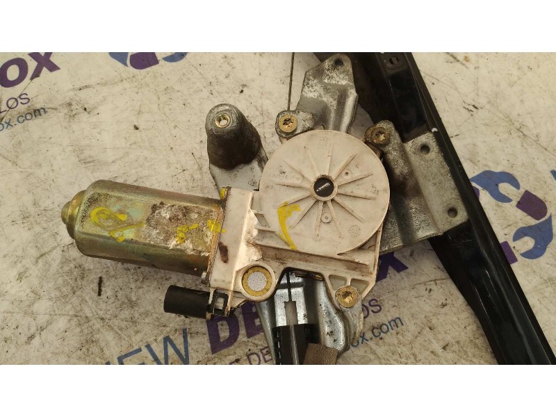 Recambio de elevalunas delantero derecho para ford focus berlina (cak) 1.8 tdci cat referencia OEM IAM XS4123200  