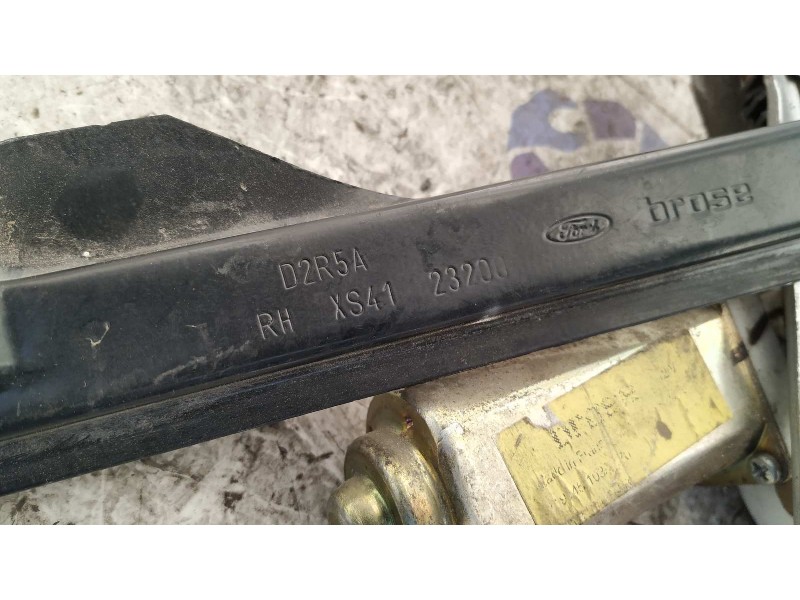 Recambio de elevalunas delantero derecho para ford focus berlina (cak) 1.8 tdci cat referencia OEM IAM XS4123200  