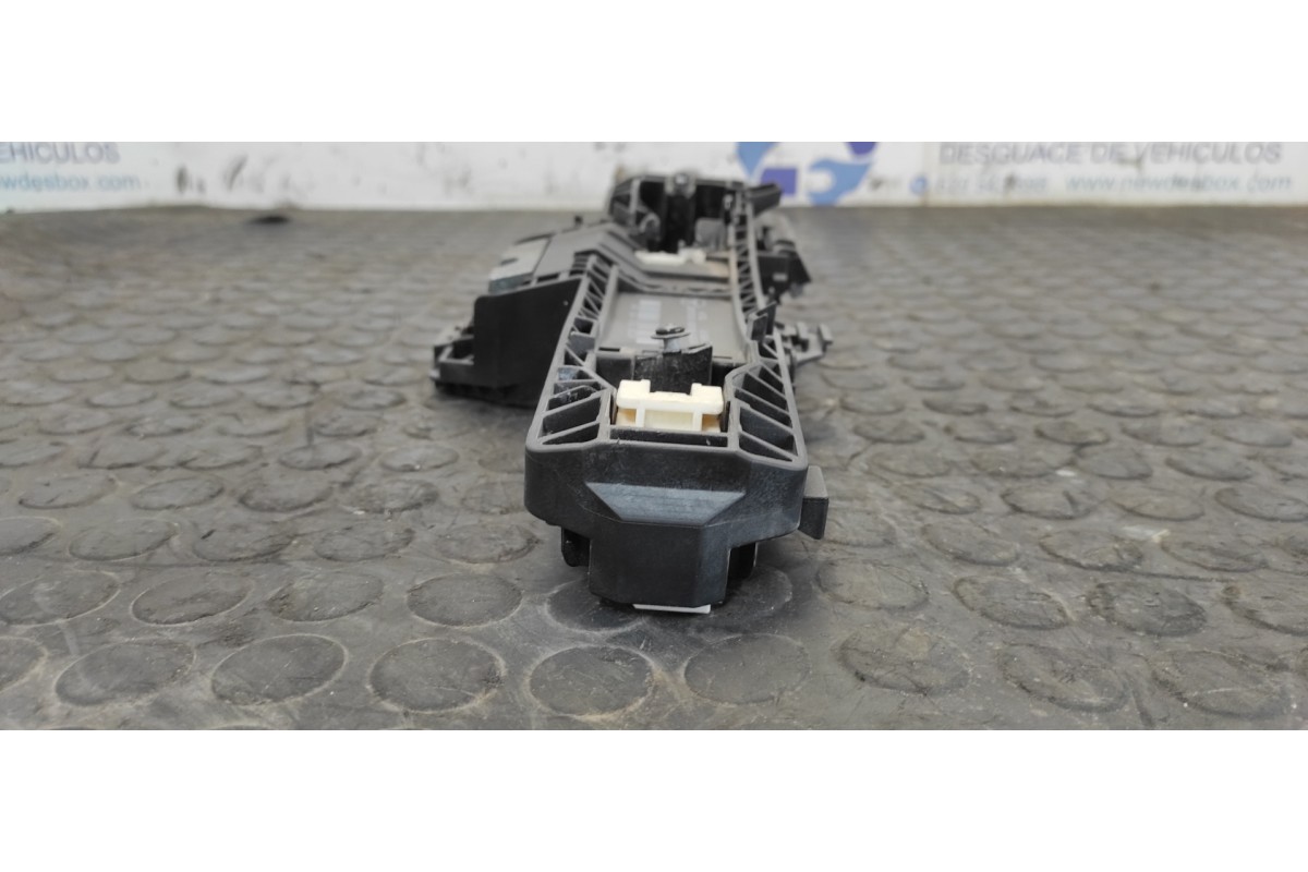 Recambio de maneta trasera derecha para mercedes-benz clase c (w204) berlina 2.2 cdi cat referencia OEM IAM A2042600834  