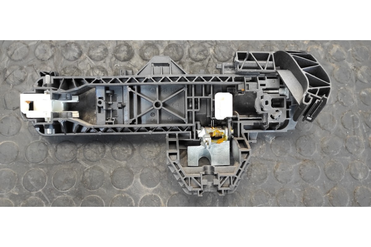 Recambio de maneta trasera derecha para mercedes-benz clase c (w204) berlina 2.2 cdi cat referencia OEM IAM A2042600834  