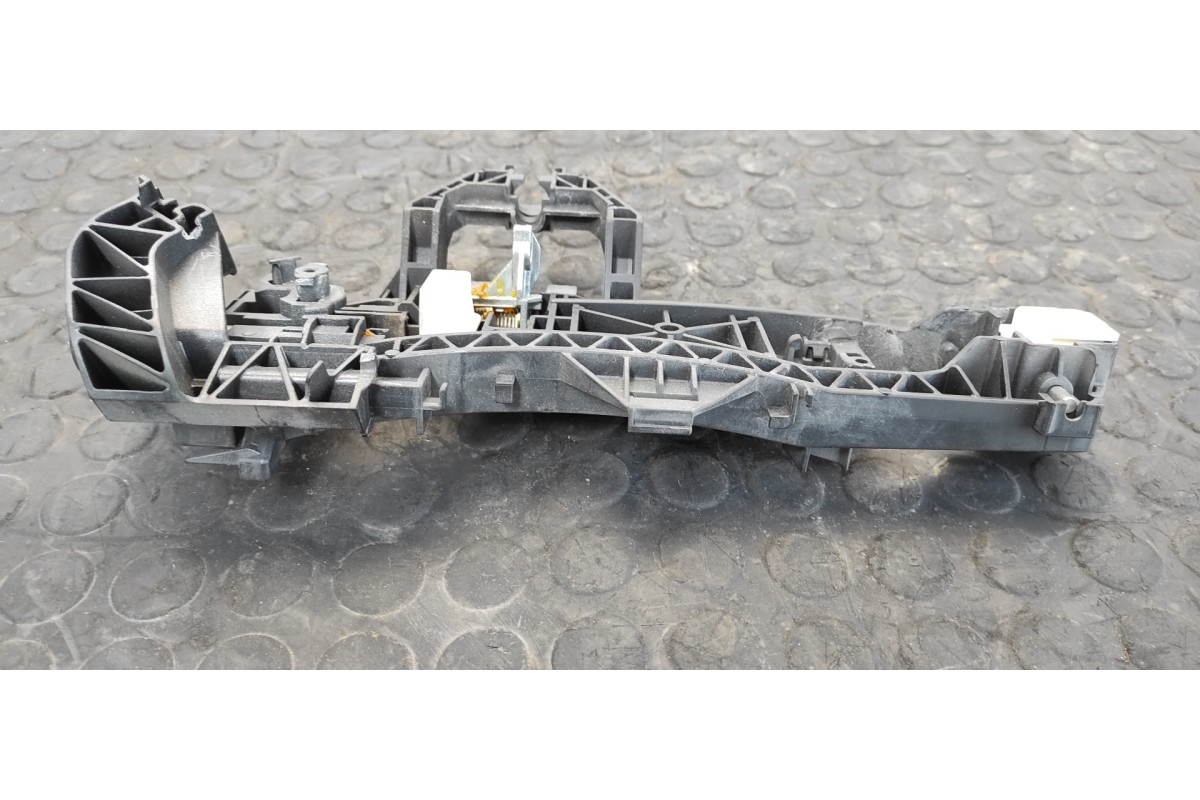 Recambio de maneta trasera derecha para mercedes-benz clase c (w204) berlina 2.2 cdi cat referencia OEM IAM A2042600834  