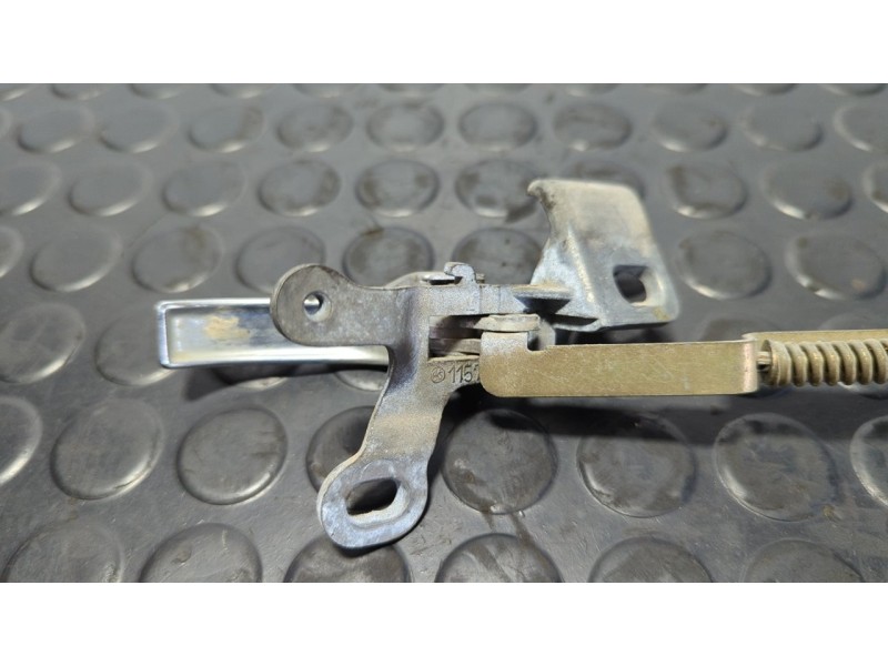 Recambio de maneta interior trasera izquierda para mercedes-benz clase e (w114/w115) berlina 240 d 3,0 referencia OEM IAM 115766