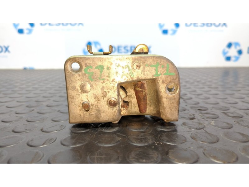 Recambio de cerradura puerta trasera izquierda para mercedes-benz clase e (w123) berlina+coupe 2.0 referencia OEM IAM BOMORO  