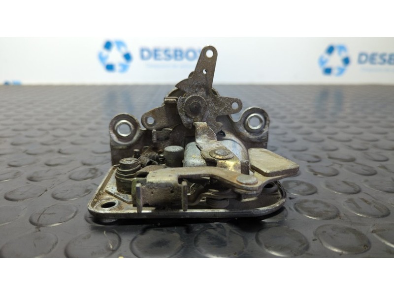 Recambio de cerradura puerta delantera izquierda para mercedes-benz clase e (w123) berlina+coupe 2.0 referencia OEM IAM BOMORO  