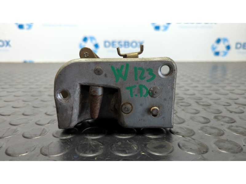 Recambio de cerradura puerta trasera derecha para mercedes-benz clase e (w123) berlina+coupe 2.0 referencia OEM IAM BOMORO  