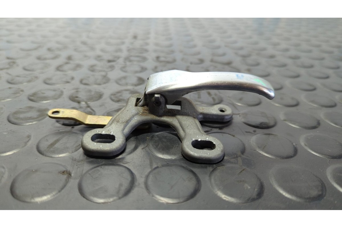 Recambio de maneta interior delantera izquierda para mercedes-benz clase e (w114/w115) berlina 240 d 3,0 referencia OEM IAM 1107