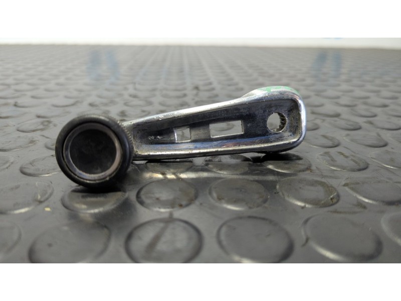 Recambio de maneta elevalunas trasera derecha para mercedes-benz clase e (w114/w115) berlina 240 d 3,0 referencia OEM IAM   