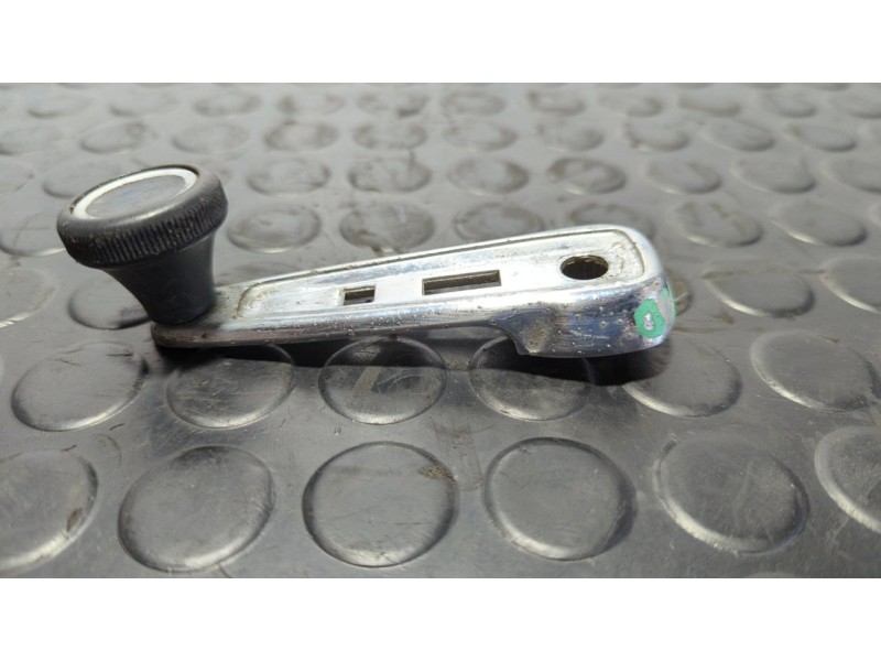 Recambio de maneta elevalunas trasera derecha para mercedes-benz clase e (w114/w115) berlina 240 d 3,0 referencia OEM IAM   