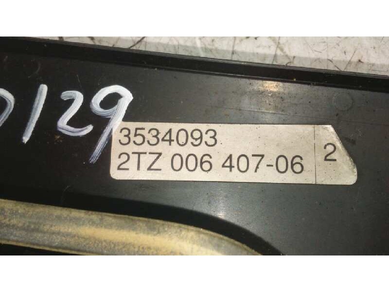 Recambio de piloto porton derecho para volvo serie 940 berlina/familiar 2.4 td berlina referencia OEM IAM   