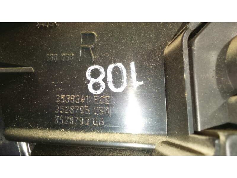 Recambio de piloto porton derecho para volvo serie 940 berlina/familiar 2.4 td berlina referencia OEM IAM   